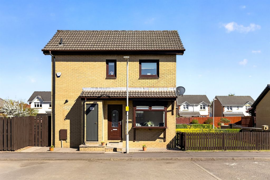 Property photo 1 of 18