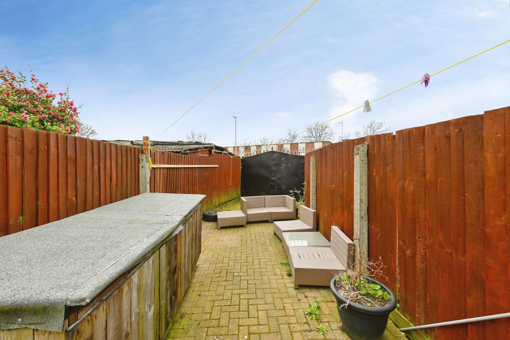 Property photo 3 of 17 52023