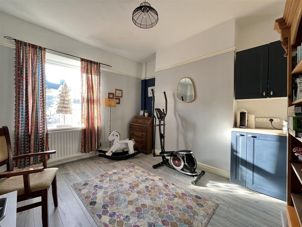 Property photo 3 of 13 Sitting Room