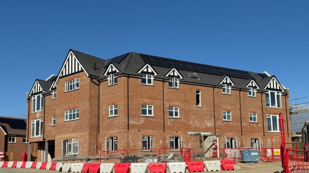 Property photo 1 of 3