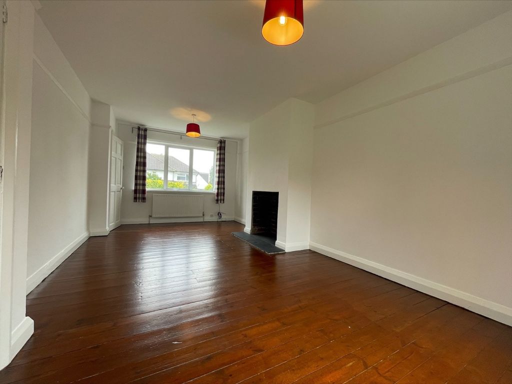 Property photo 3 of 15 Picture No. 27