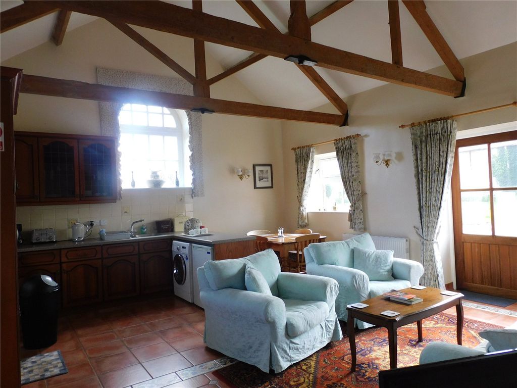 Property photo 3 of 18 Picture No. 02