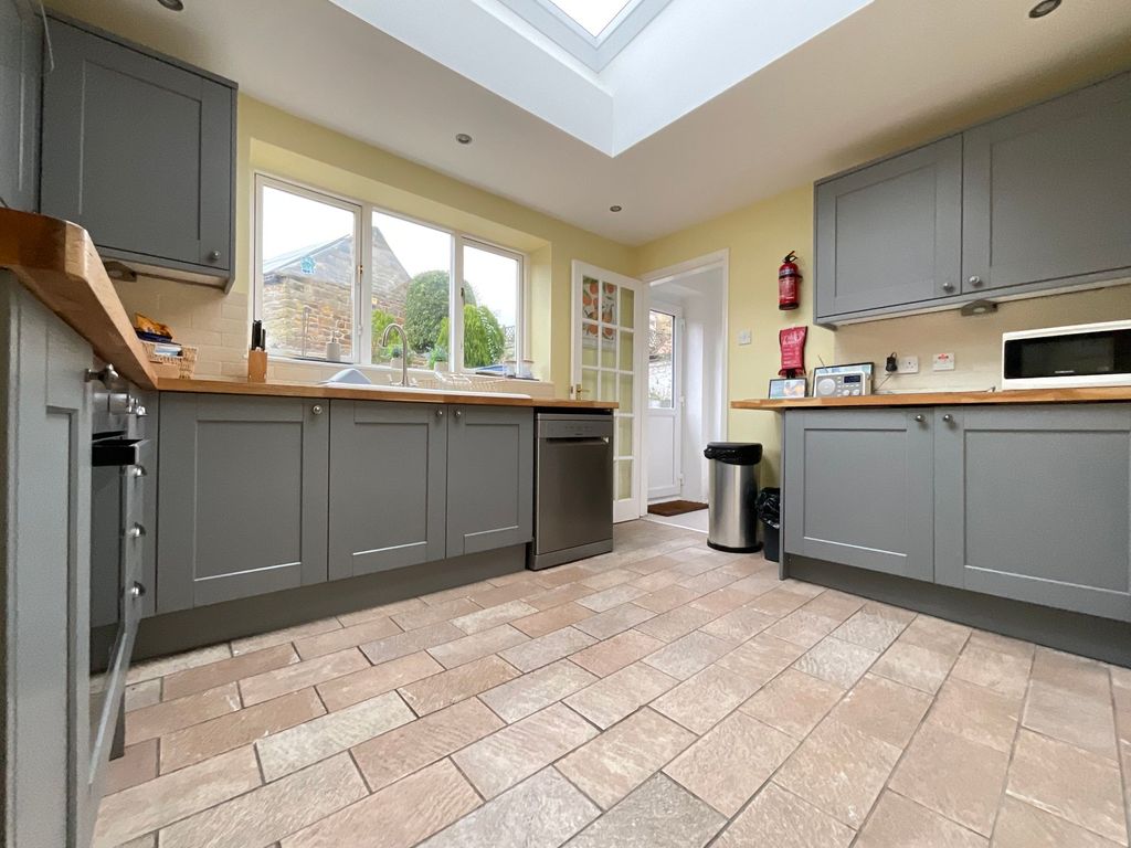 Property photo 2 of 25