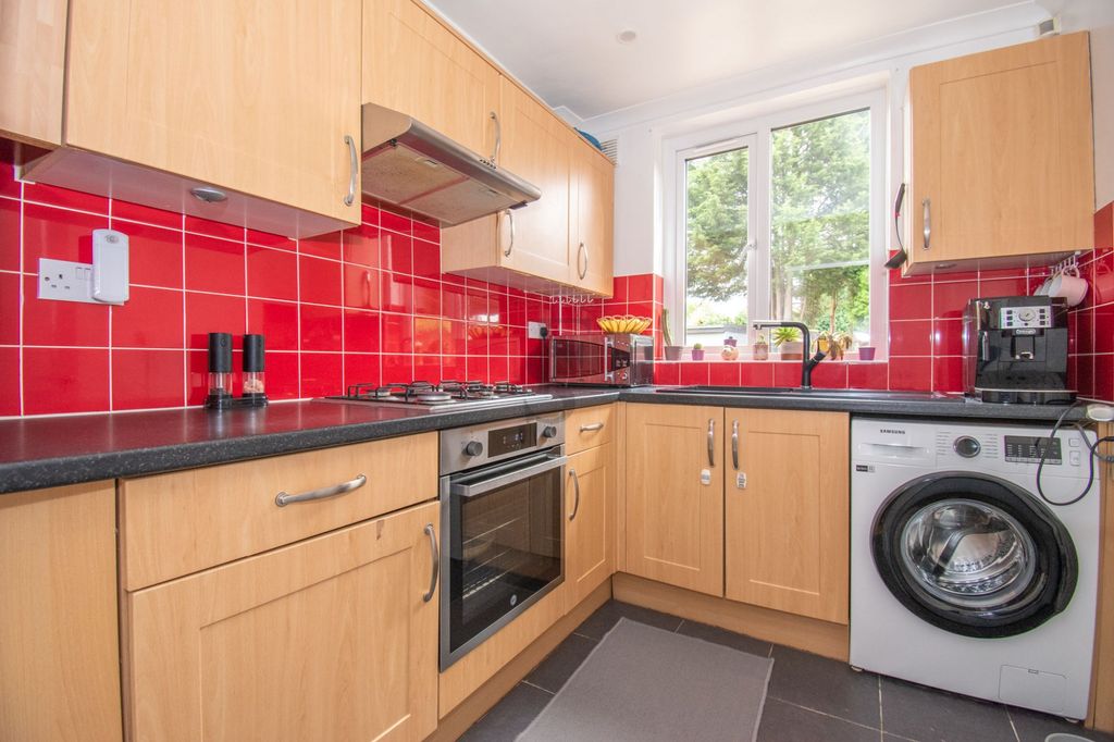 Property photo 3 of 12