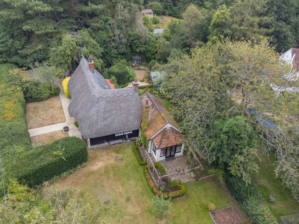 Property photo 2 of 25