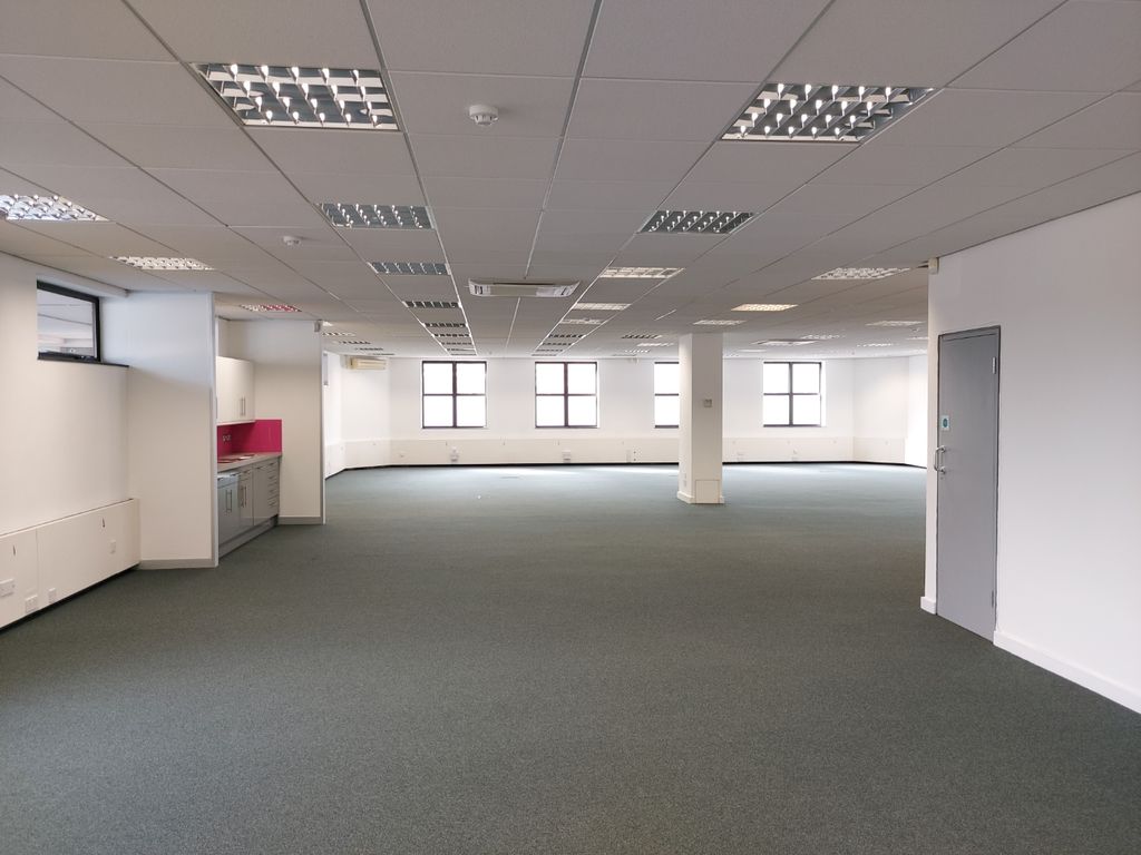 Property photo 3 of 5 Office Space