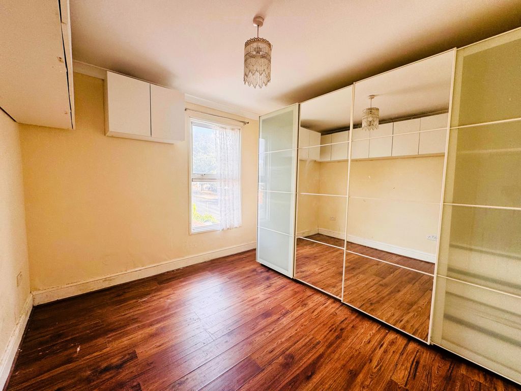 Property photo 1 of 9 3 Bed End Terrace To Rent Marlow Road, Southall Ub2