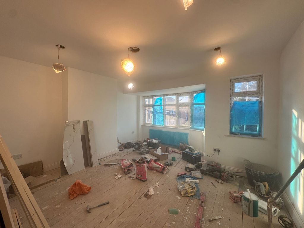 Property photo 2 of 5 Gallery