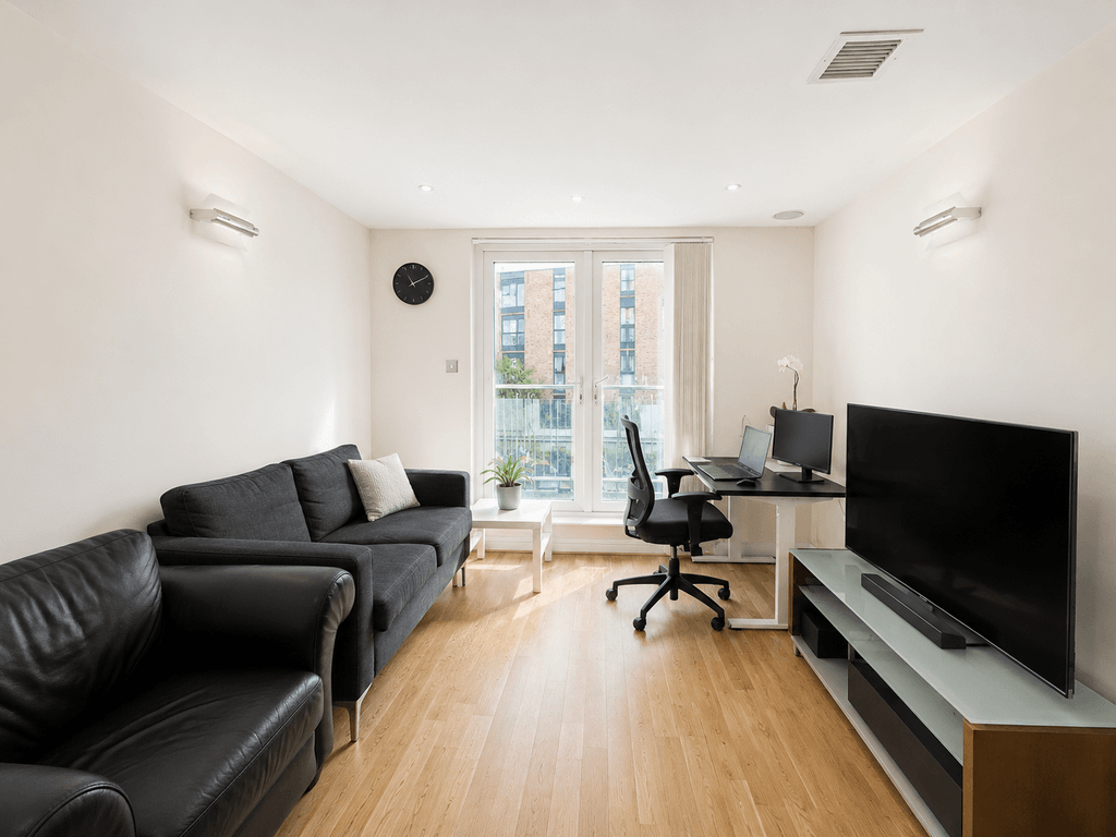Property photo 1 of 7 2 Bedroom Flat For Rent