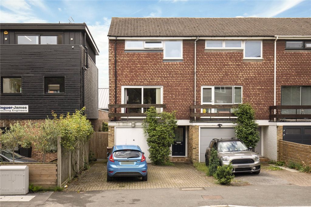 Property photo 1 of 12 Elm Grove