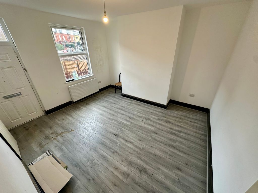 Property photo 2 of 12 Image