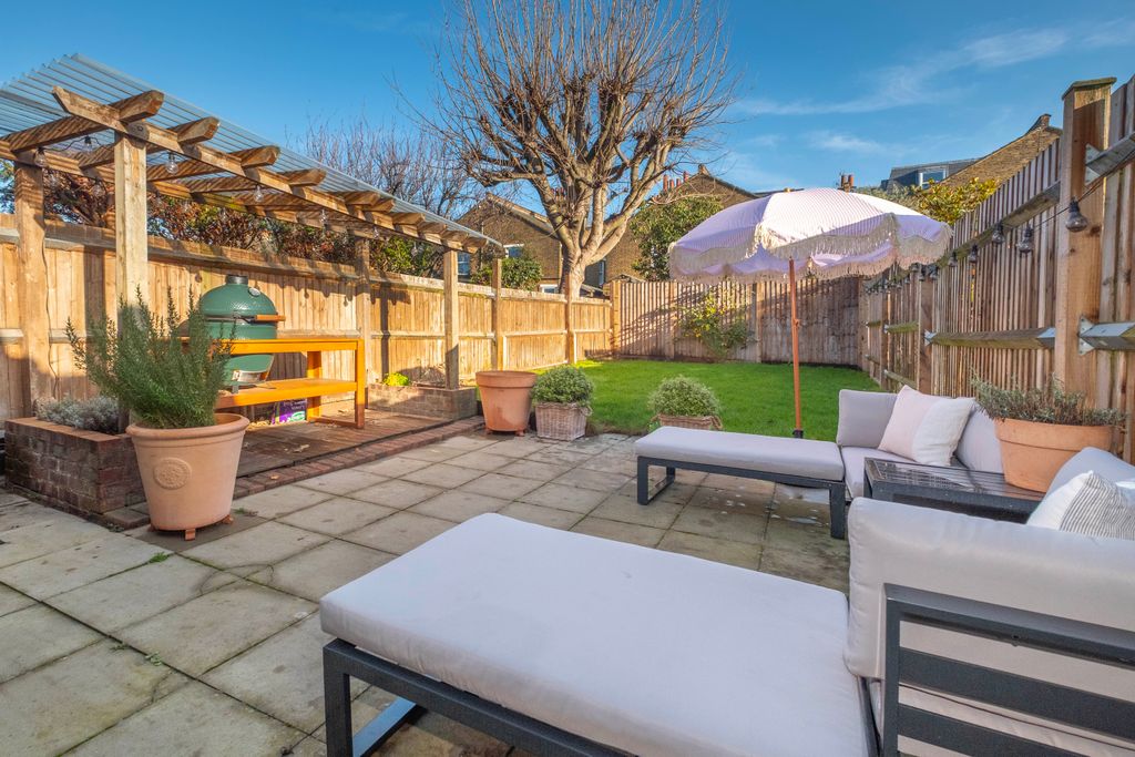 Property photo 2 of 12