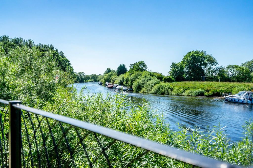 Property photo 3 of 22 Exterior