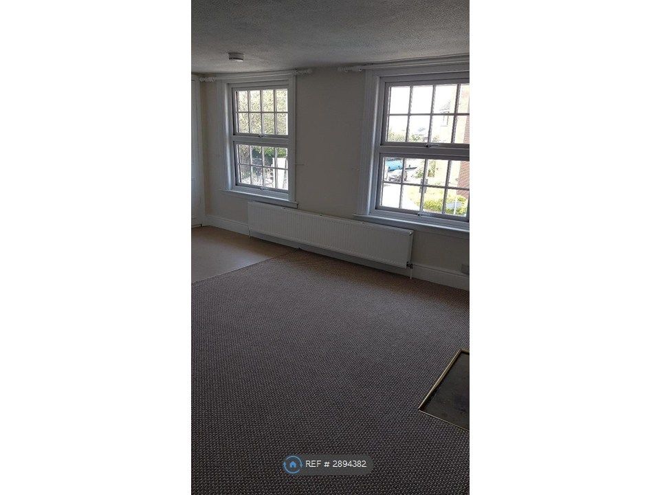 Property photo 2 of 11 Living Room