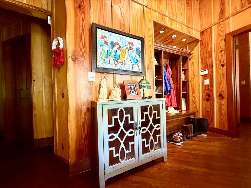 Property photo 3 of 46