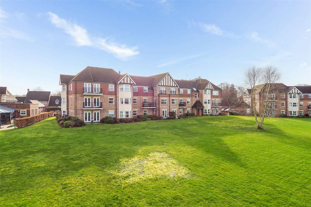 Additional image 16 of 2 bed flat for saleTudor Court, Bramshott Place, Liphook GU30