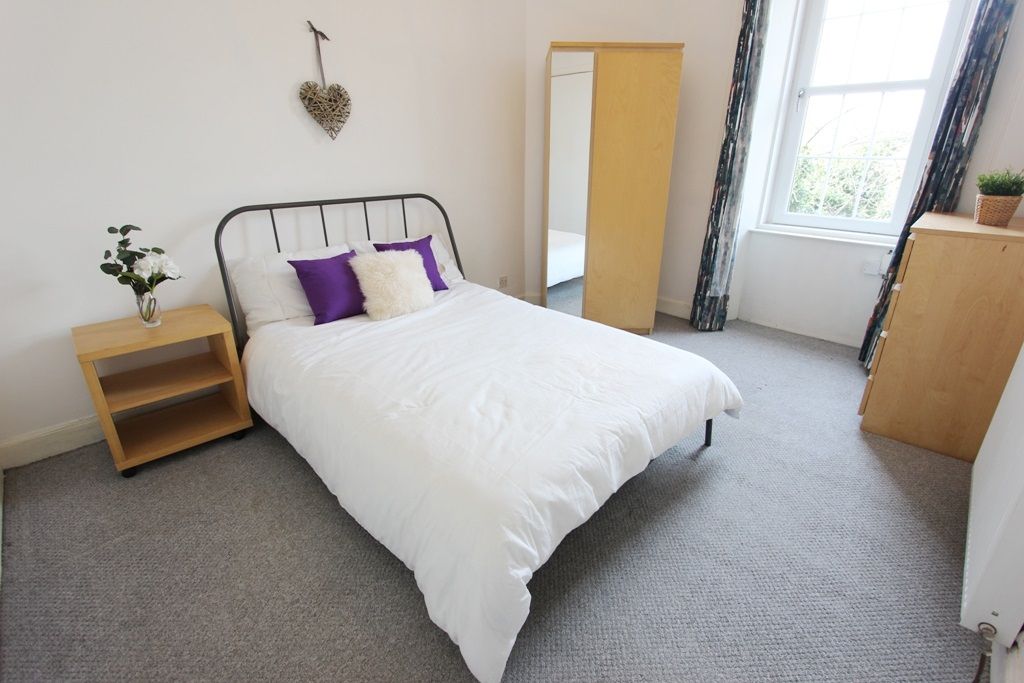 Property photo 3 of 6 Bedroom