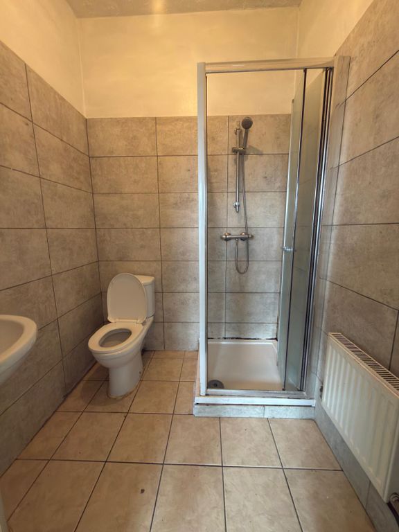 Property photo 2 of 7 6
