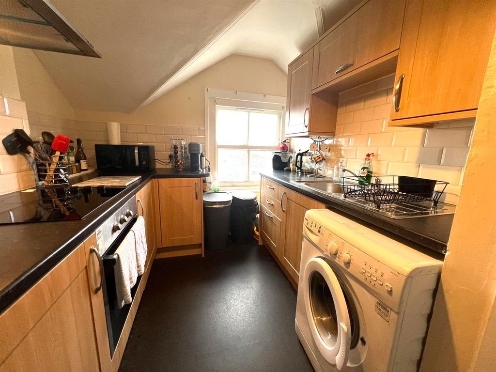 Property photo 2 of 6 Kitchen(1).Jpg