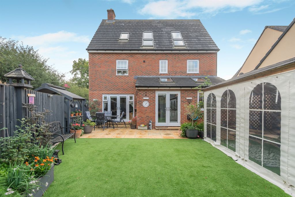 Property photo 2 of 33