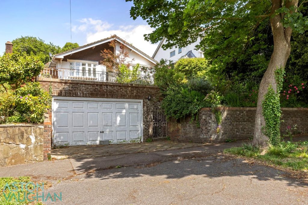 Property photo 2 of 30