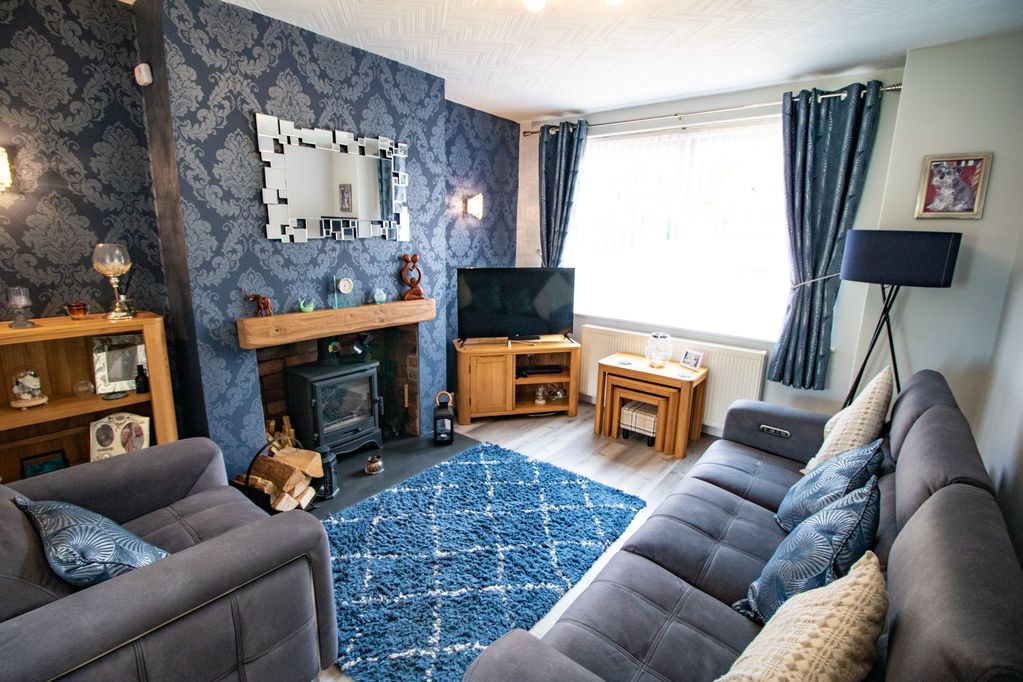 Property photo 3 of 22 Lounge