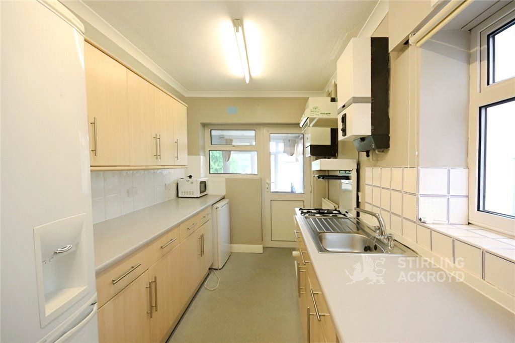 Property photo 2 of 6 Kitchen