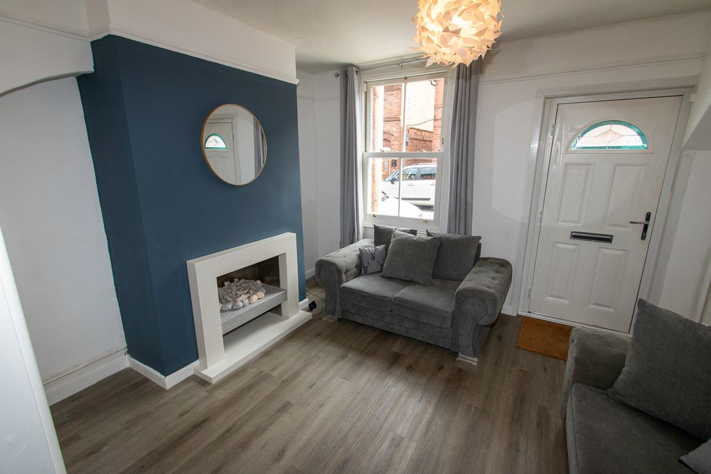 Property photo 2 of 19