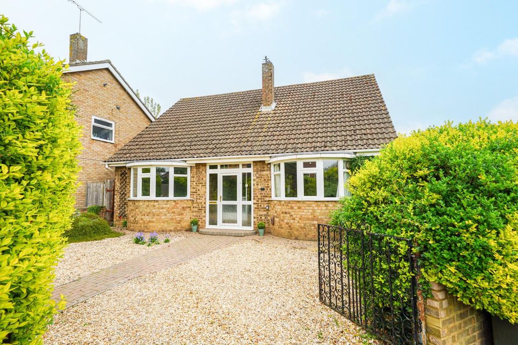 Property photo 1 of 28