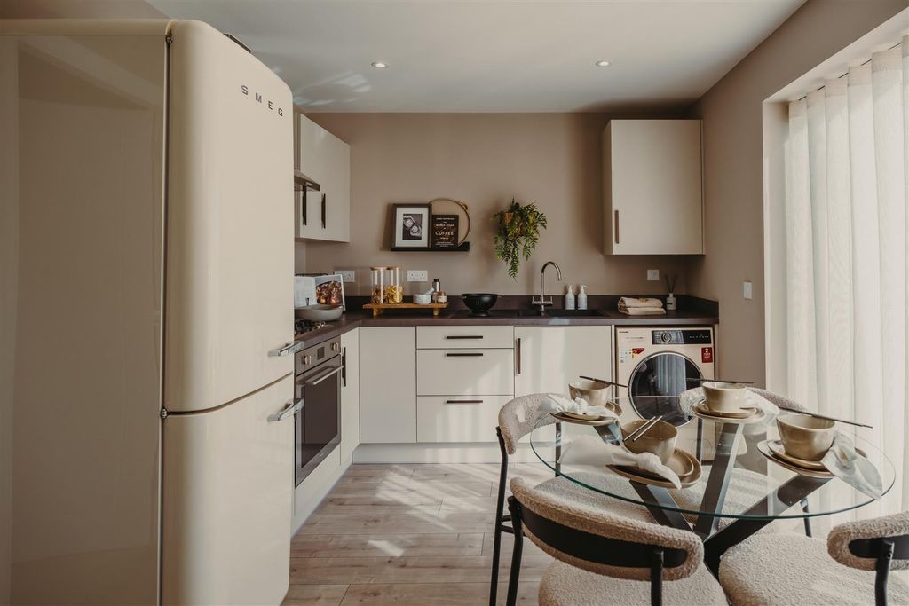 Property photo 2 of 15 Kitchen