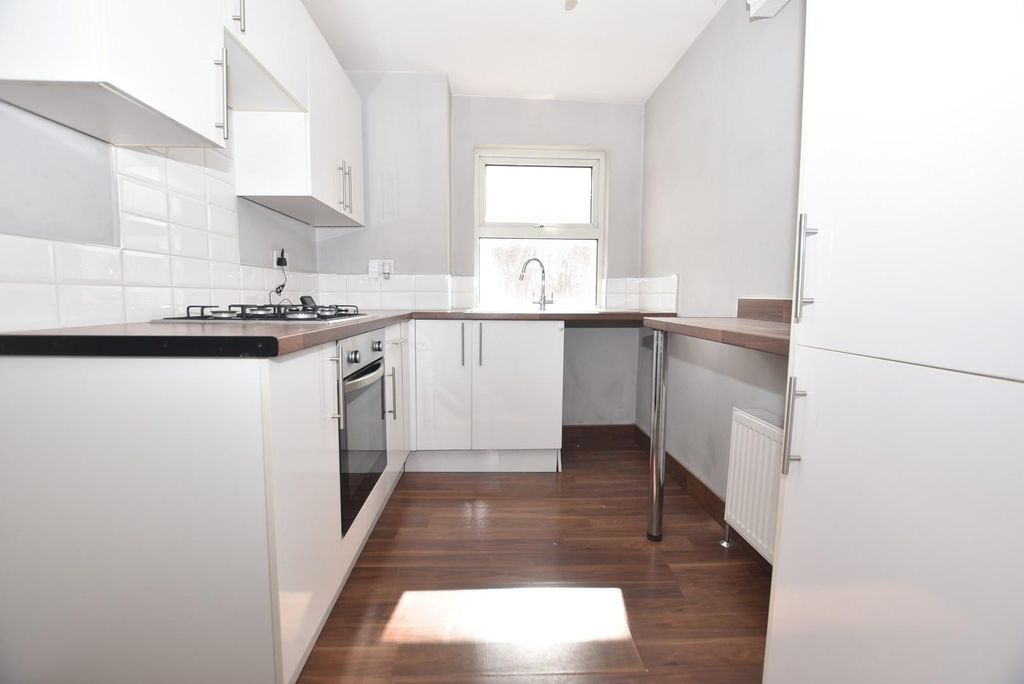 Property photo 2 of 7 Kitchen.Jpg