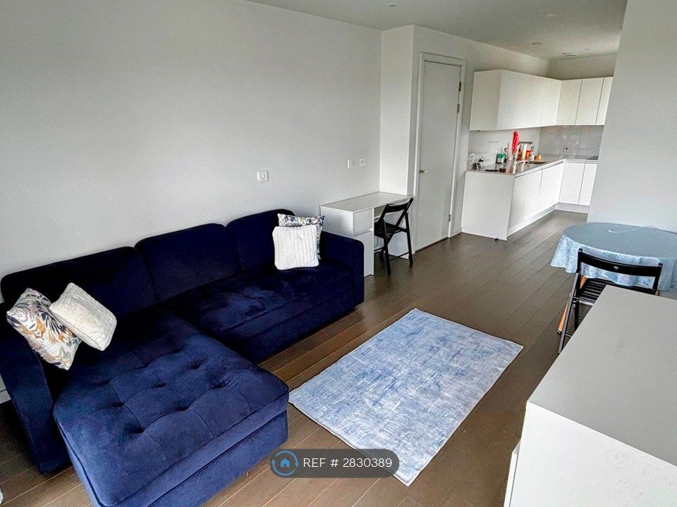 Property photo 1 of 15 Living Room