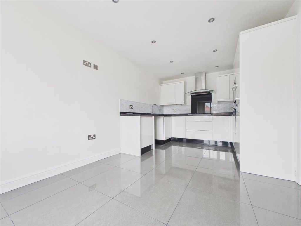 Property photo 2 of 13 Cam01407G0-Pr0097-Still009.Jpg