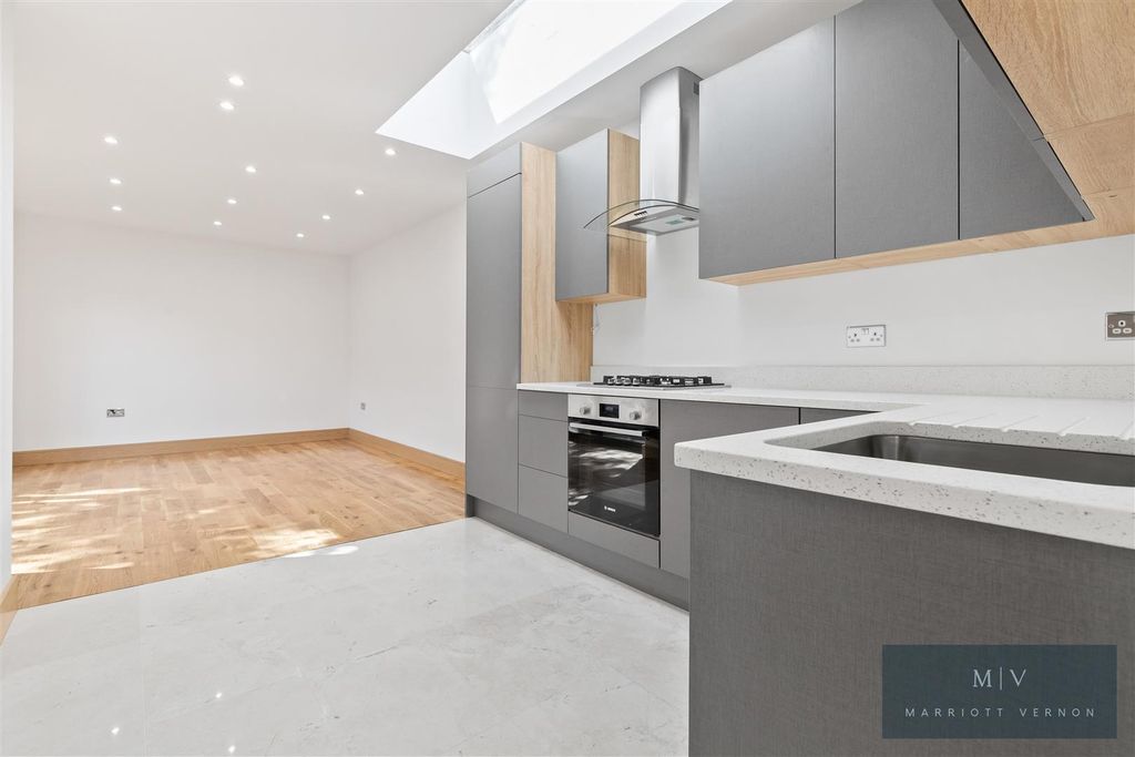 Property photo 3 of 9 Ashburton Road 19 MV-12.Jpg