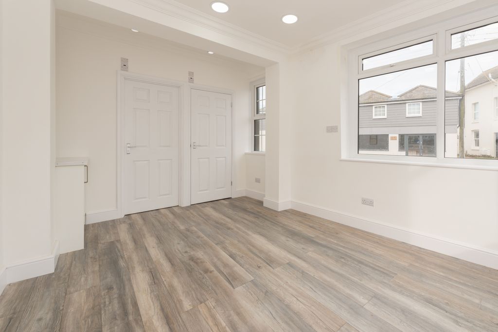 Property photo 3 of 17 General 7High-Shopa-
