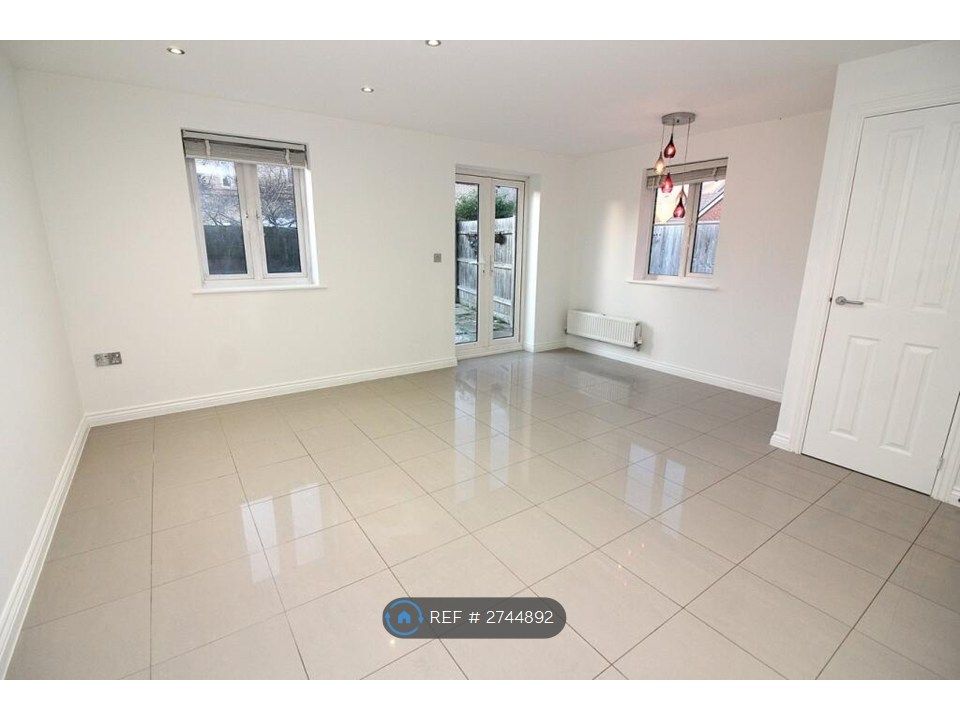 Property photo 3 of 7