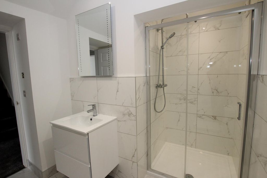 Additional image 9 of 2 bed flat for saleDerby Road, The Park NG7
