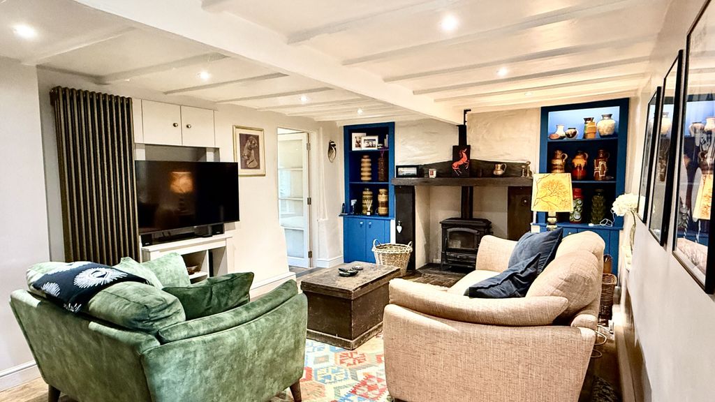 Property photo 2 of 28