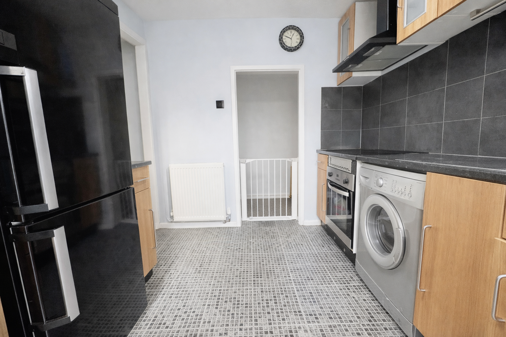 Property photo 2 of 14 Kitchen