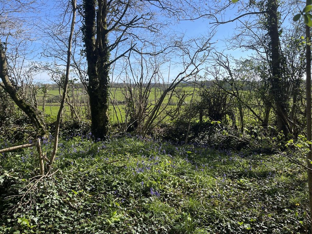 Property photo 3 of 9 3