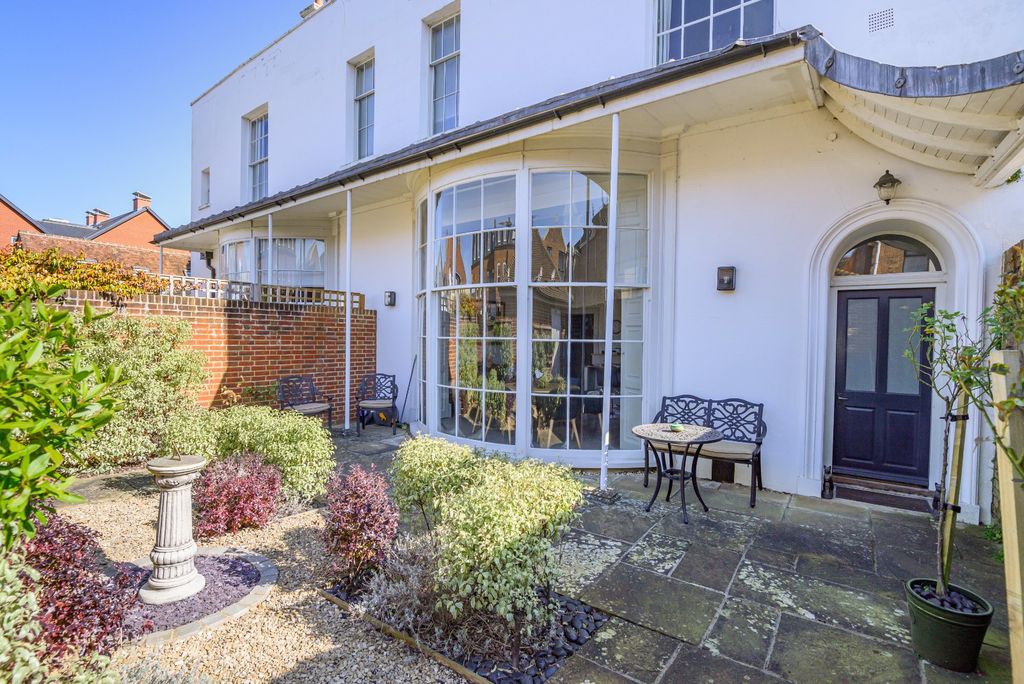 Property photo 1 of 19 Garden