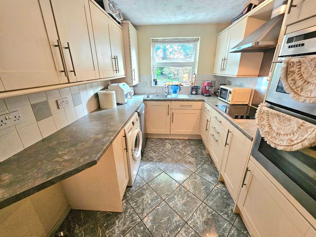 Property photo 3 of 21