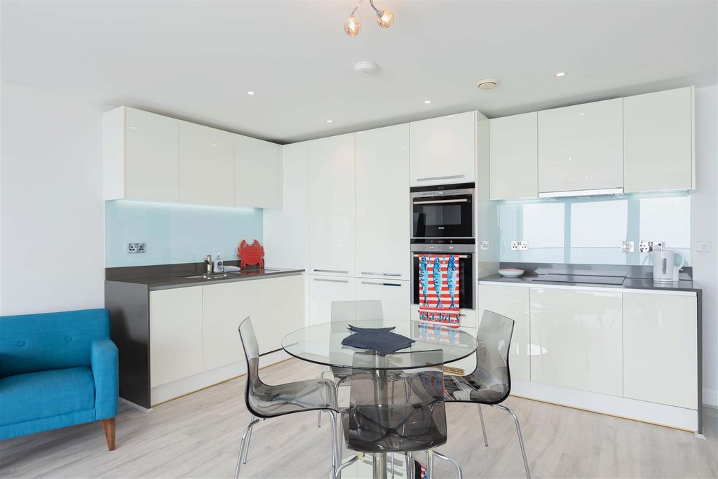 Property photo 3 of 13 Beach Residence_10.Jpg