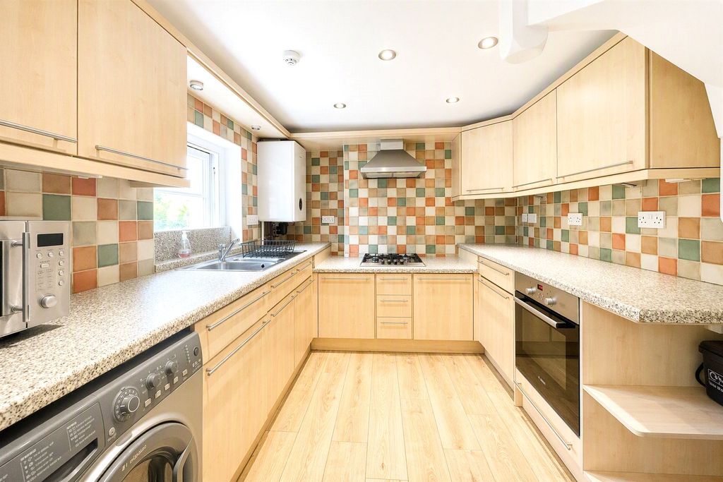 Property photo 3 of 4 Picture No. 21