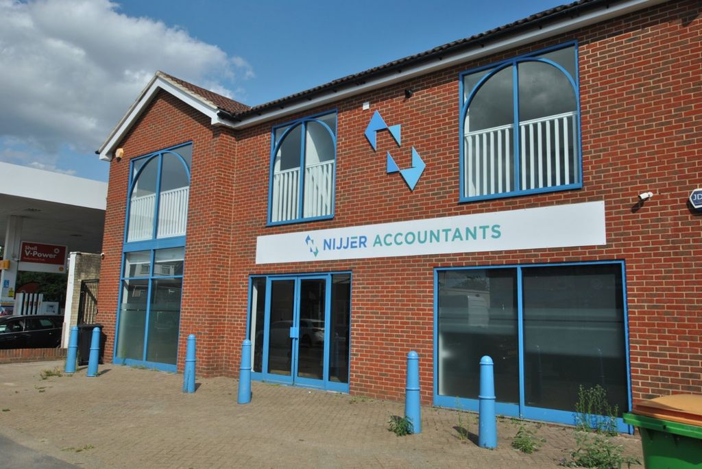 Property photo 1 of 5 External