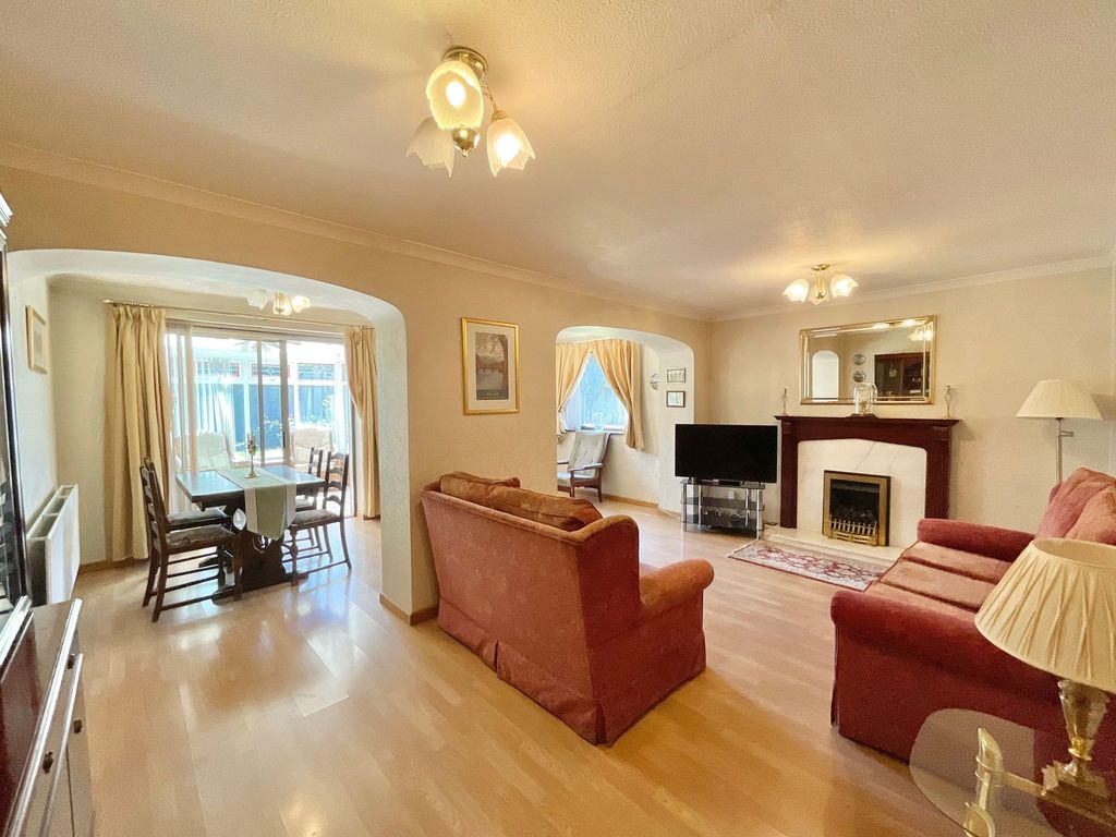 Property photo 3 of 31