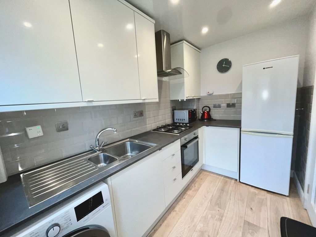 Property photo 2 of 11 2