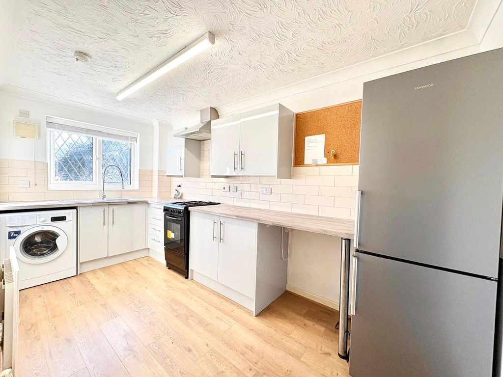 Property photo 3 of 7 Picture No. 27