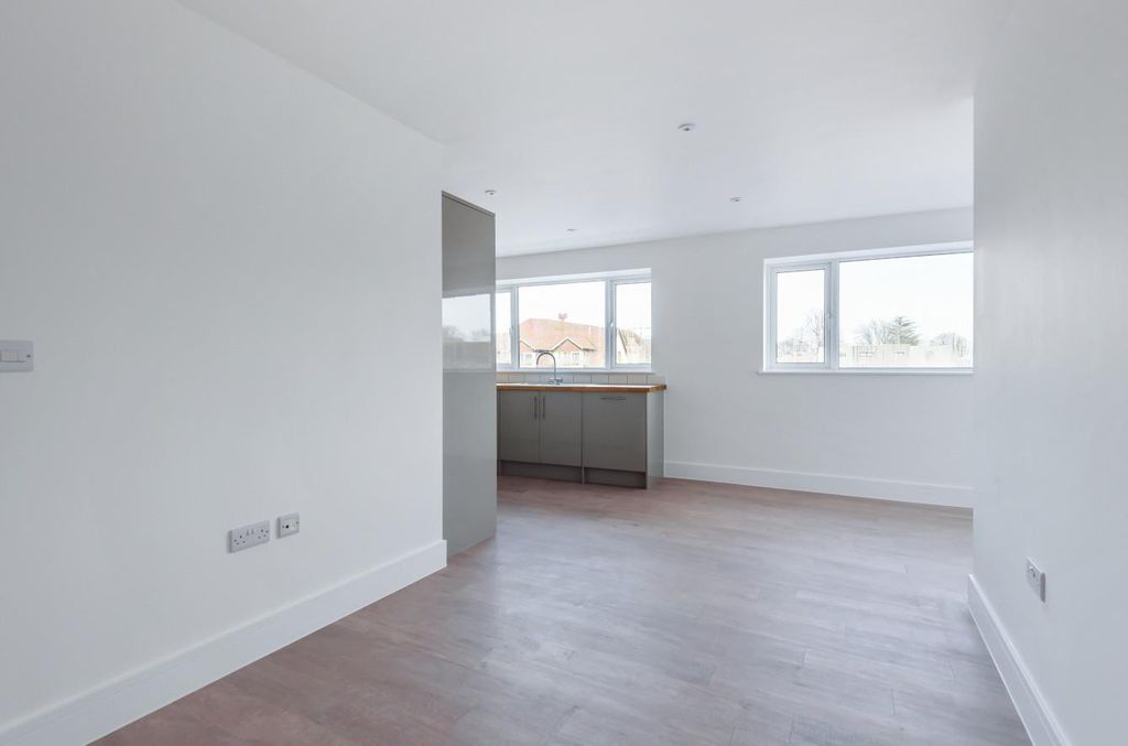 Property photo 3 of 14 931653 (2).Jpg