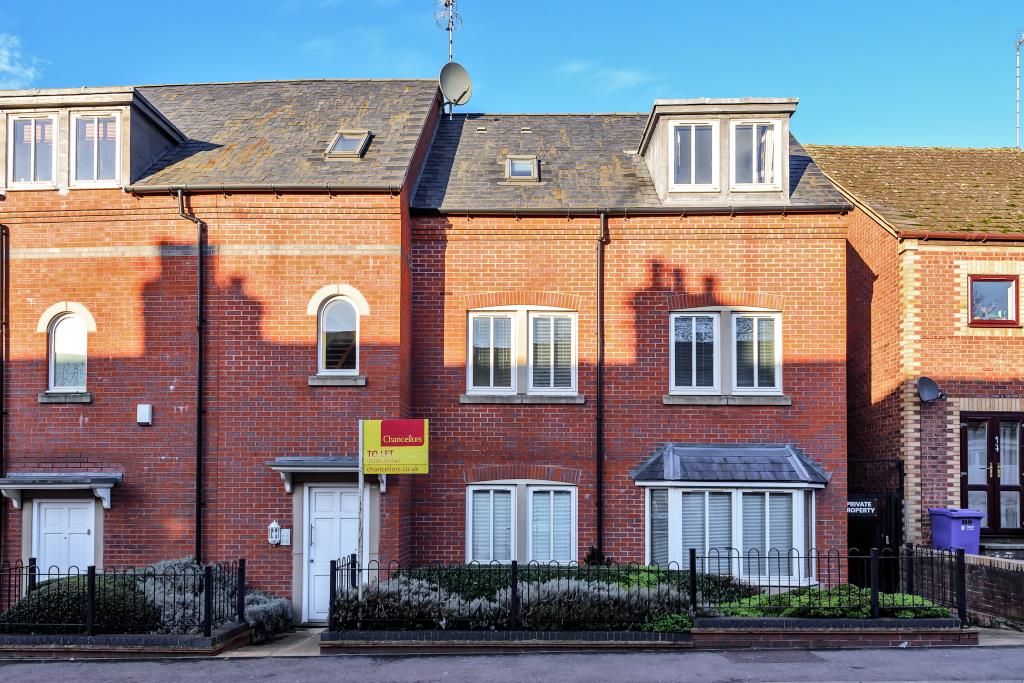Property photo 1 of 10 External Front View